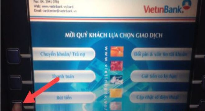 nhan nut ben trai