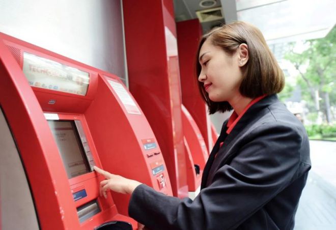 Rút tiền bằng mã QR Techcombank rut tien ma qr techcombank