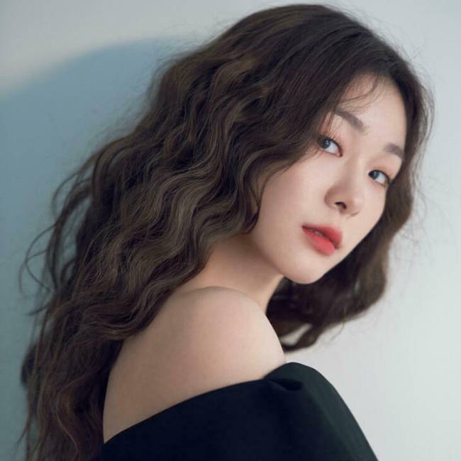 Tóc layer xoăn rối